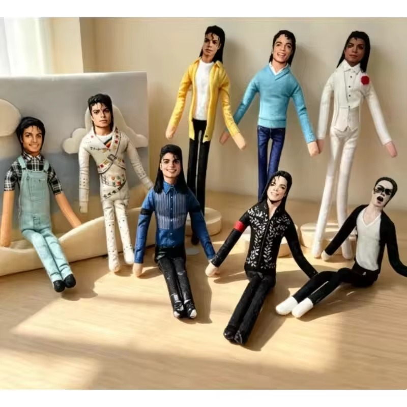 Boneca de Pelúcia de Novo Esti - Cosplay Props avaliação e preço