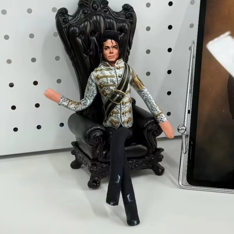 Boneca de Pelúcia de Novo Esti - Cosplay Props avaliação e preço